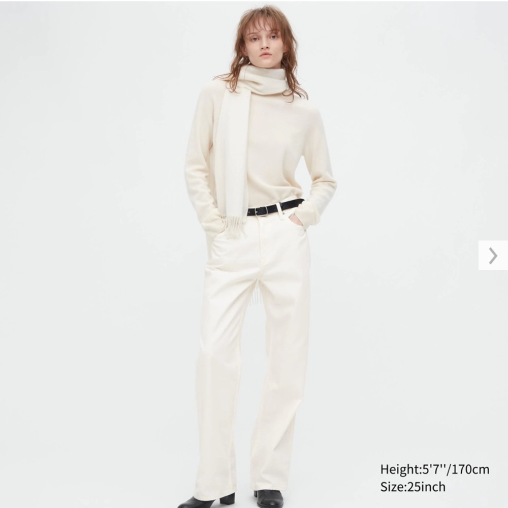 Uniqlo white baggy jeans